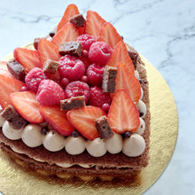 Afbeelding in Gallery-weergave laden, Chocoladetaart met vers fruit | hartormig of rond | vanaf 4/6 personen