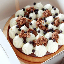 Afbeelding in Gallery-weergave laden, Praliné chocolade taart