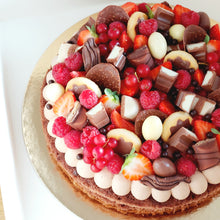 Afbeelding in Gallery-weergave laden, Chocoladetaart met vers fruit | hartormig of rond | vanaf 4/6 personen