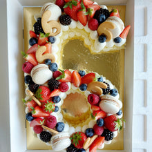 Afbeelding in Gallery-weergave laden, Cijfertaart | Vanille | vanaf 8 personen