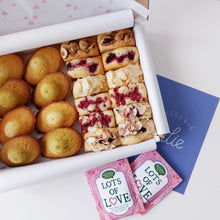 Afbeelding in Gallery-weergave laden, Madeleines en financiers per post