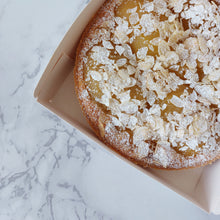 Afbeelding in Gallery-weergave laden, Amandel peren taart