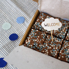 Afbeelding in Gallery-weergave laden, Geboorte brownies per post