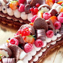 Afbeelding in Gallery-weergave laden, Cijfertaart | Melkchocolade | vanaf 8 personen

