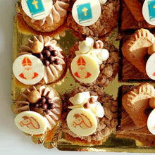 Afbeelding in Gallery-weergave laden, Sinterklaas luxe petit fours | Mix op serveerplateau | 15 of 24 stuks
